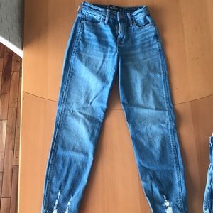Hollister High Rise Mom Jean
